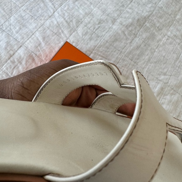 Hermes Oran Sandals - Picture 2 of 8